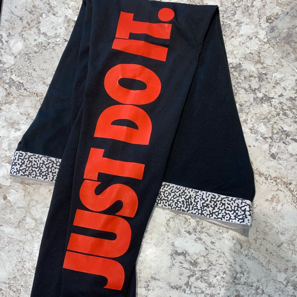 Fleece lined athletic pant, gently used